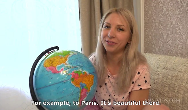 Анал, римминг и горловой минет - Софа готова на всё ради поездки в Париж