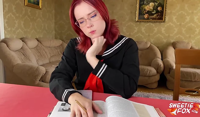 Вместо подготовки к ЕГЭ, русская девчуля чпокнулась с накаченным другом